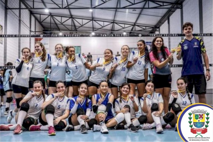 Equipes de Voleibol Sub-16 de Bragança Paulista Conquistam Títulos em Atibaia