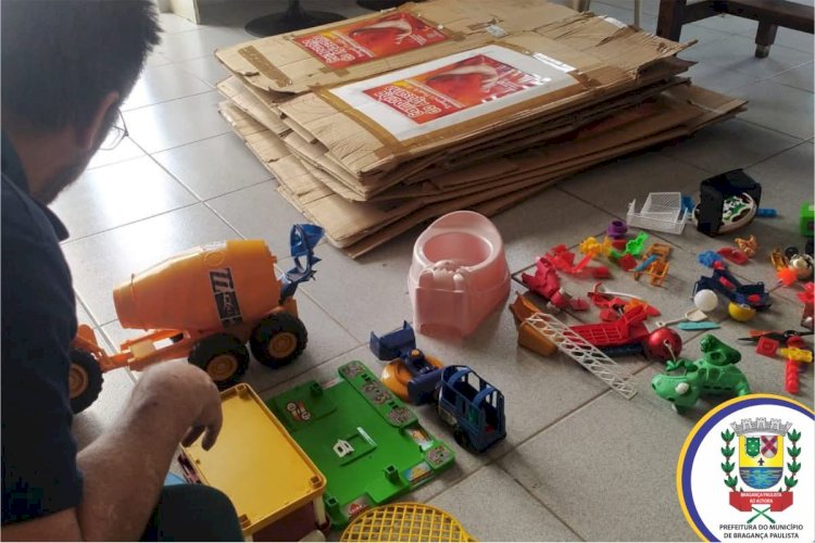 A Campanha Natal Social de Bragança Paulista está arrecadando e produzindo brinquedos