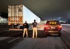 PRF FLAGRA TRANSPORTE IRREGULAR DE ALIMENTOS JUNTO A PRODUTO PERIGOSO NA FERNÃO DIAS