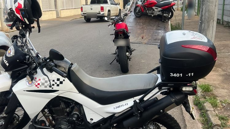 FISCALIZAÇÃO DA PM RECOLHE 13 MOTOS E APLICA 25 MULTAS EM BOM JESUS DOS PERDÕES
