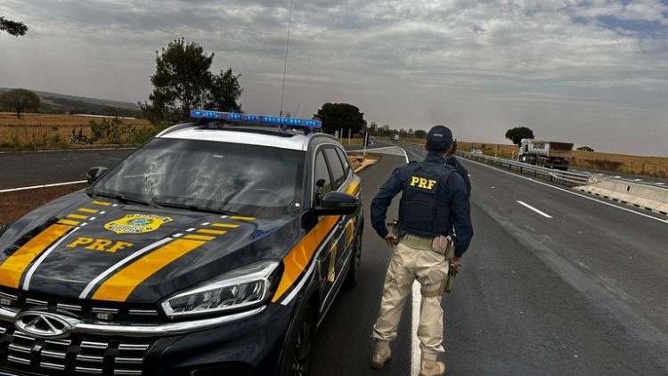 PRF INTENSIFICA FISCALIZAÇÃO DE VELOCIDADE E ALCOOLEMIA NA SEMANA SANTA EM SP