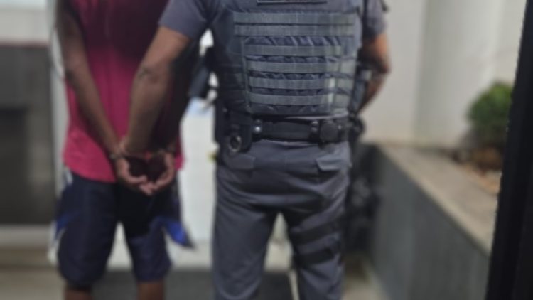 PROCURADO PELA JUSTIÇA É CAPTURADO PELA PM NA ÁREA CENTRAL DE ATIBAIA