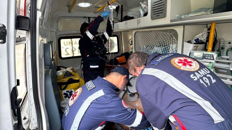 SAMU REVERTE PARADA CARDIORRESPIRATÓRIA DE JOVEM APÓS ENGASGO EM ATIBAIA