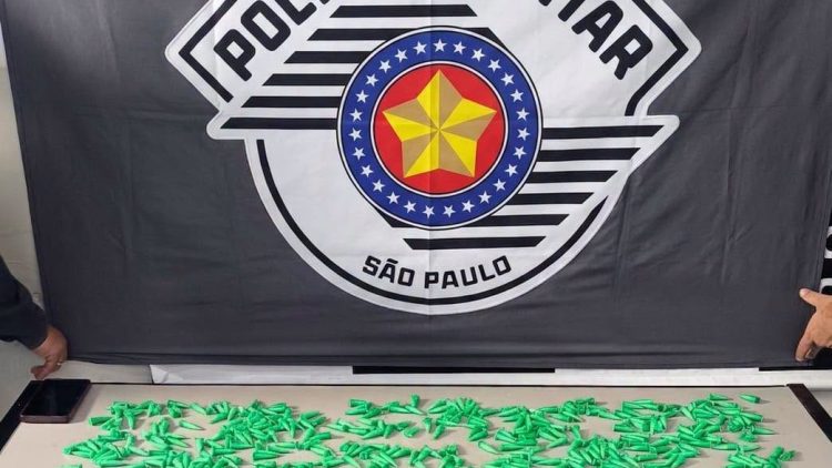 MULHER É PRESA COM CERCA DE 1 KG DE COCAÍNA EM BRAGANÇA PAULISTA