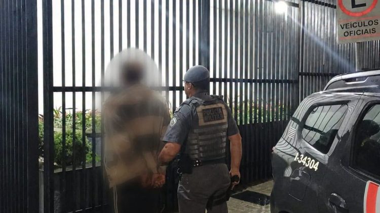 PM PRENDE PROCURADO PELA JUSTIÇA DURANTE PATRULHAMENTO EM PIRACAIA
